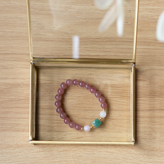 Quintesse™﻿ bracelets combine EMF protection with the healing qualities of quartz and aventurine crystals | Orgone Effects Australia